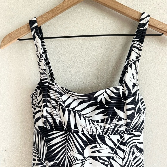 NEW Sea Level Swim Dress Size 4 - Picture 3 of 9